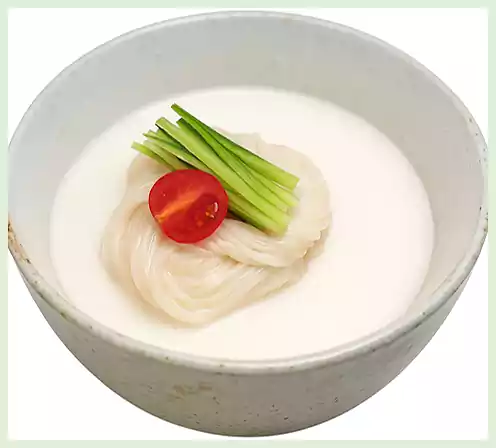 5Korean Temple Food_Seasonal Vegan Recipes_Kong-guksu