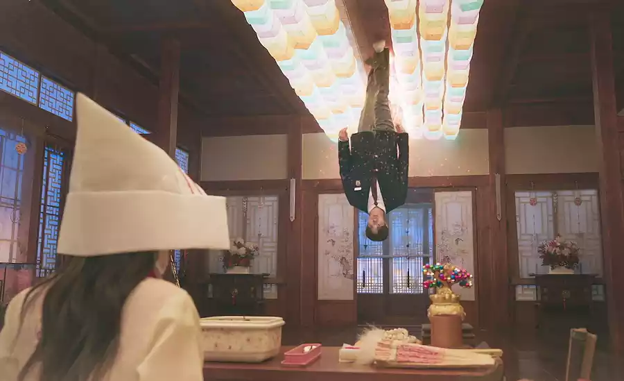 Head Over Heels K-drama_Korean shaman heroine_photo2